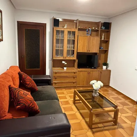 Mouro アパート ソモ