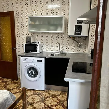 Mouro アパート ソモ